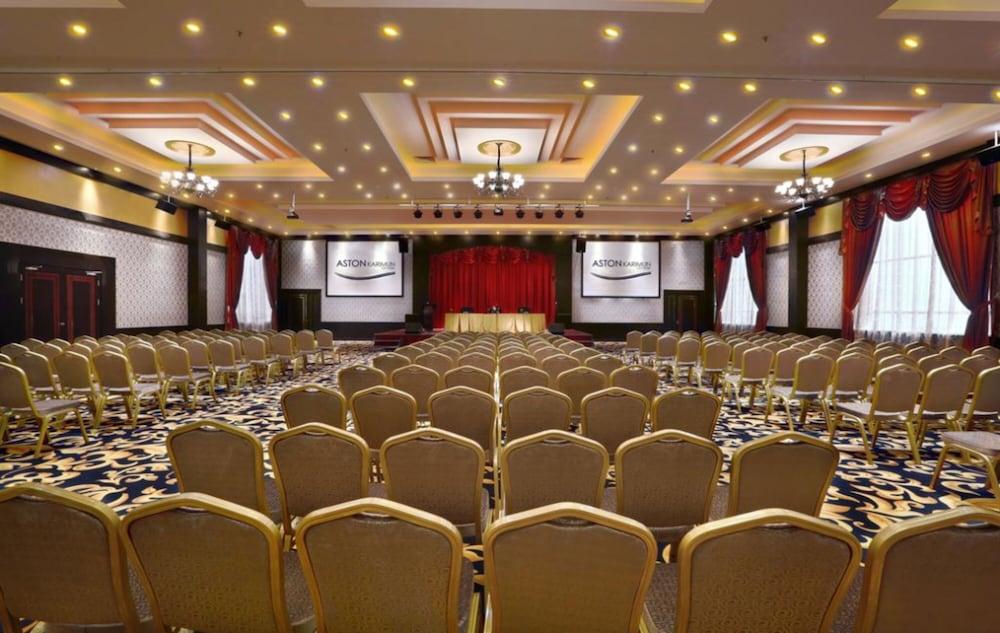 Aston Karimun City Hotel Tanjung Balai Karimun Buitenkant foto