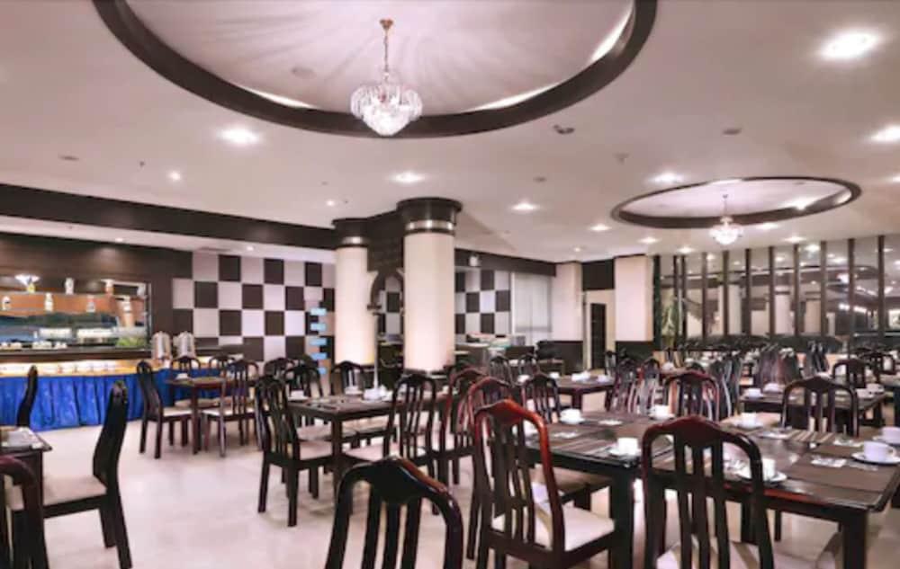 Aston Karimun City Hotel Tanjung Balai Karimun Buitenkant foto