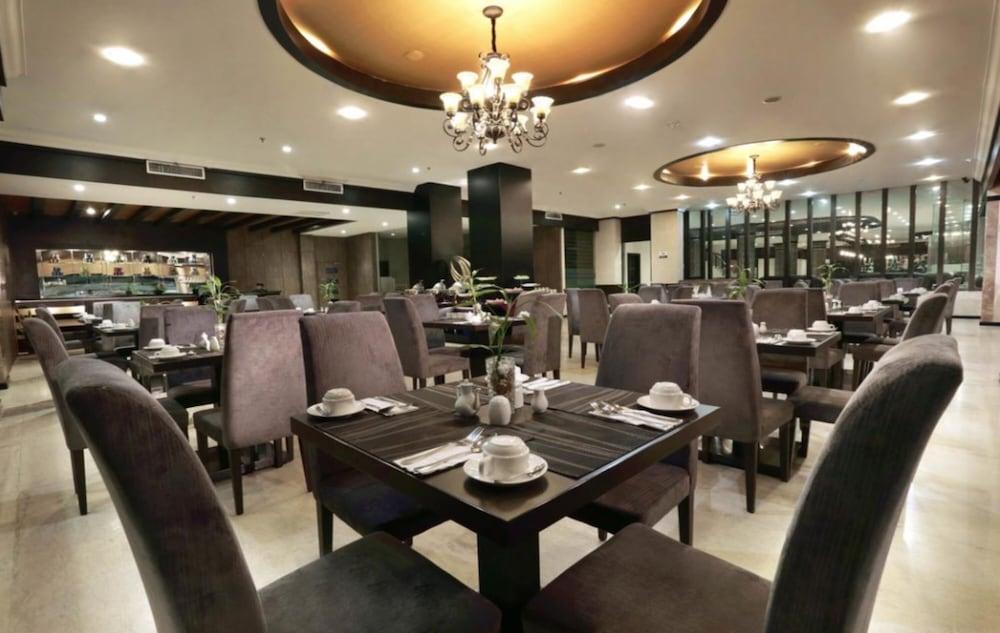 Aston Karimun City Hotel Tanjung Balai Karimun Buitenkant foto