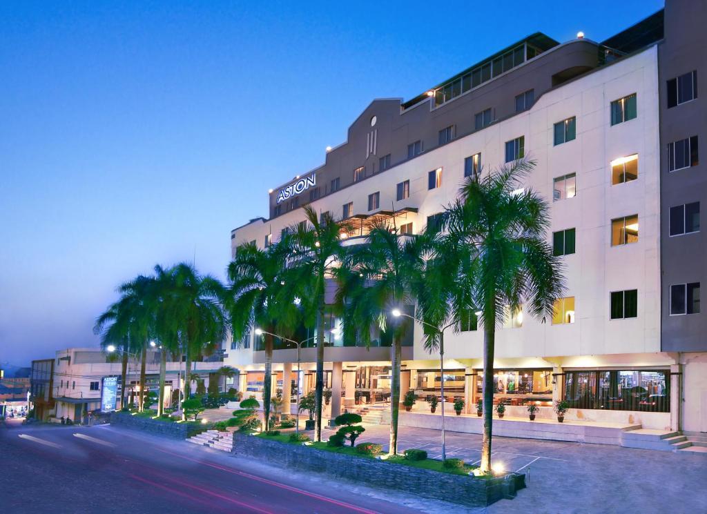 Aston Karimun City Hotel Tanjung Balai Karimun Buitenkant foto